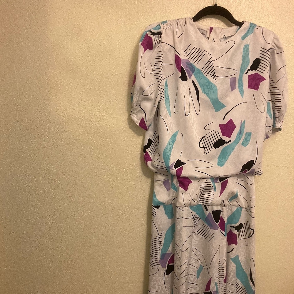 Vintage Maggie Boutique Dress Rare Find White Abstract Pattern Size 12